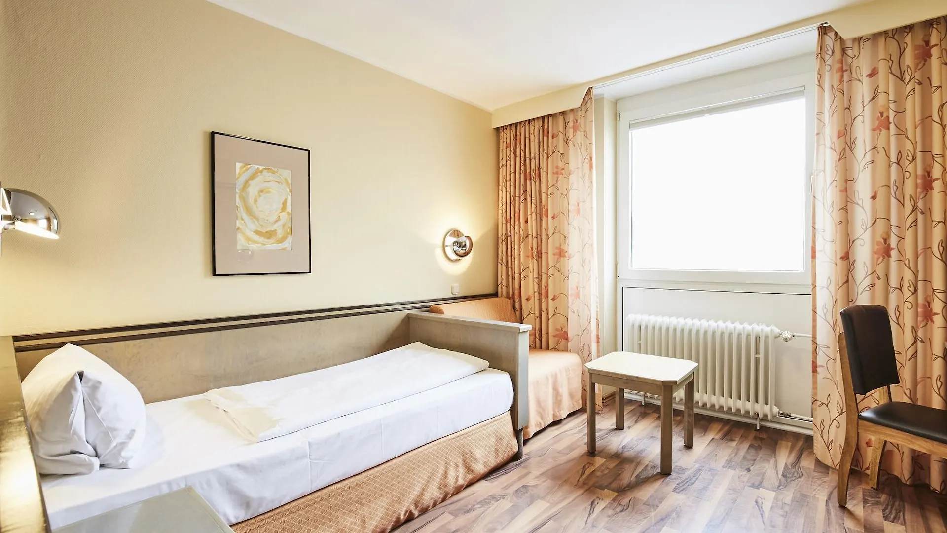 Hotel Imperial Monachium 3*,