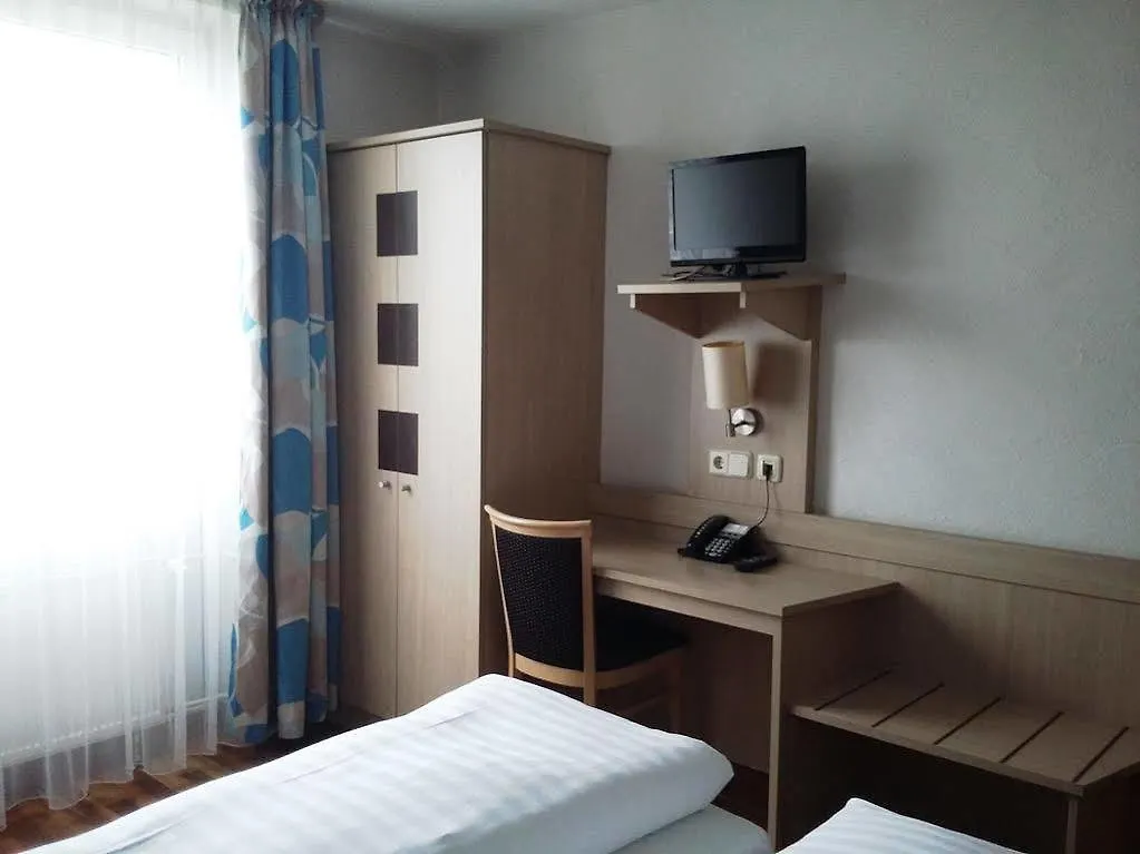 Hotel Imperial Monachium 3*,