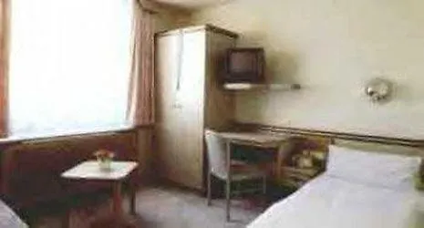 Hotel Imperial Monachium 3*,